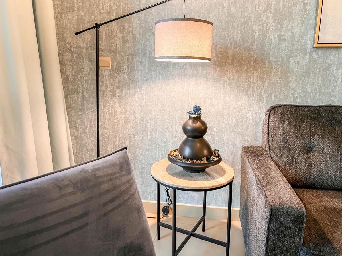 Appartamento Cosmos Living Downtown Dubai Esterno foto