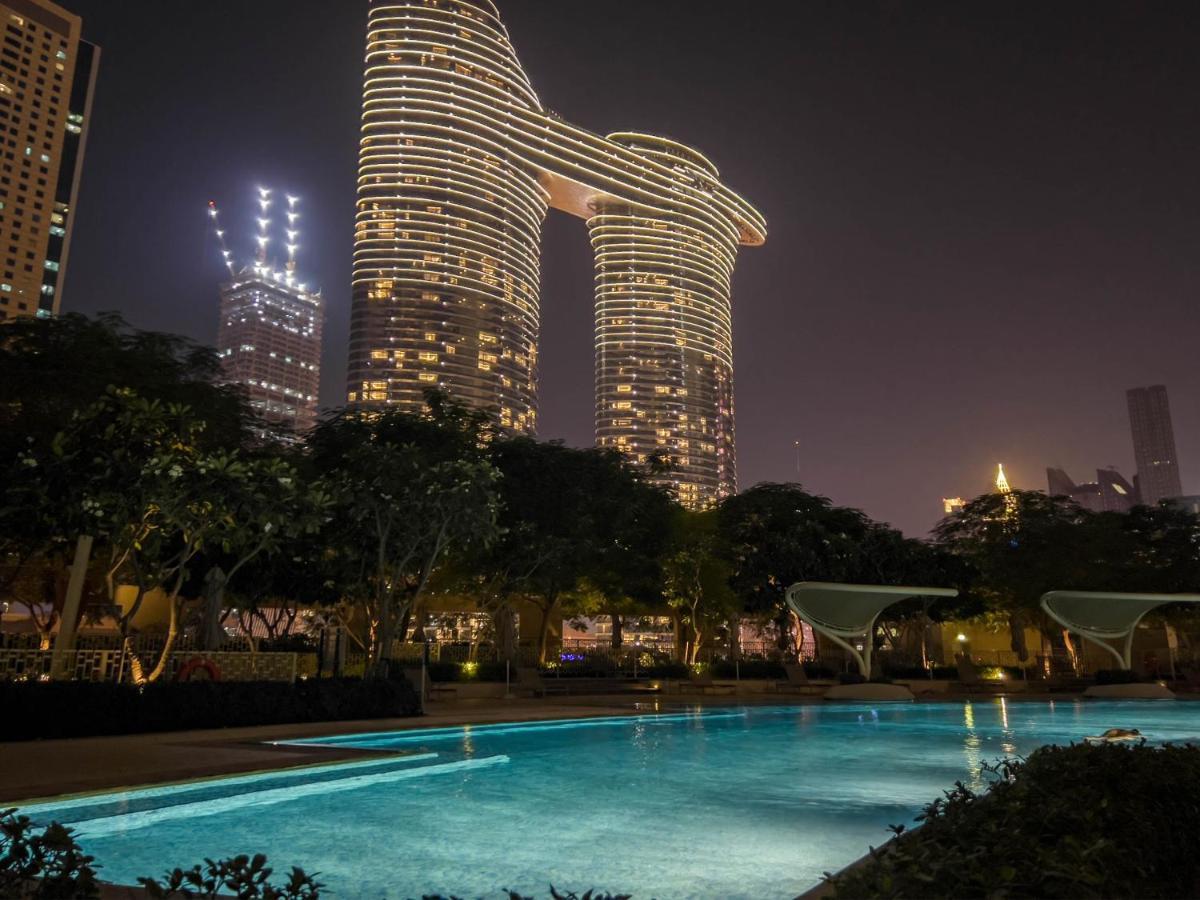 Appartamento Cosmos Living Downtown Dubai Esterno foto