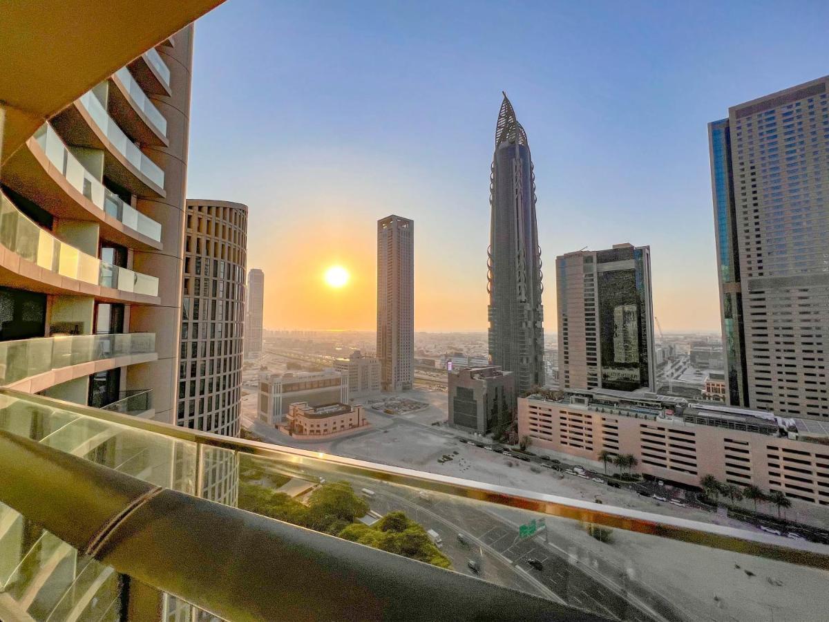 Appartamento Cosmos Living Downtown Dubai Esterno foto