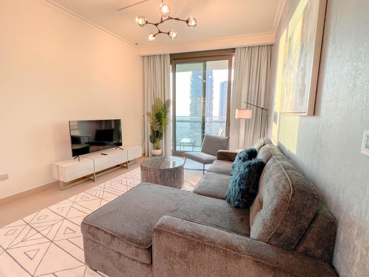 Appartamento Cosmos Living Downtown Dubai Esterno foto